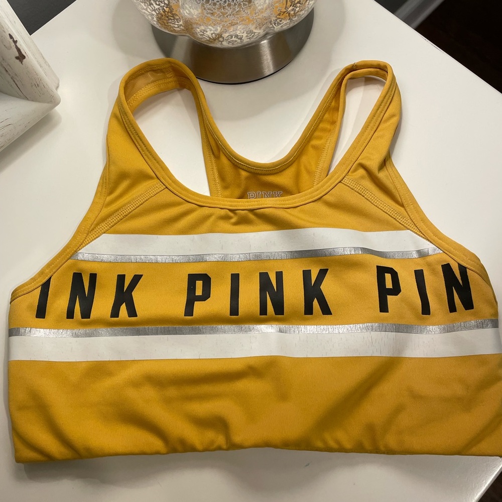 Victoria’s Secret Pink ultimate sports bra